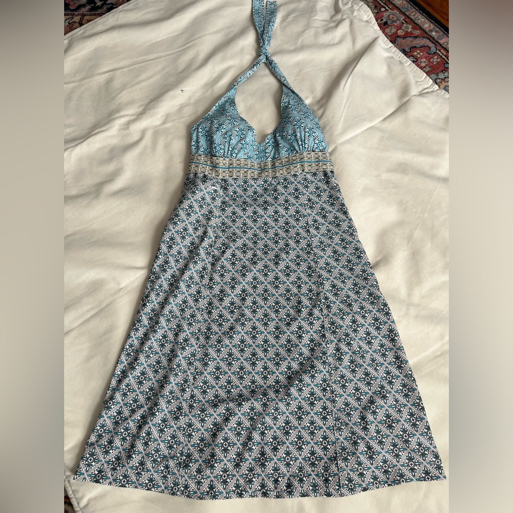 Athleta V tie neck dress